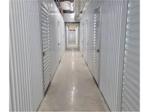 Extra Space Storage - 8188 - Tampa - W Hillsborough Ave - Photo 5