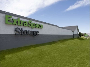 Extra Space Storage - 1880 - West Jordan - Airport Rd - Photo 6