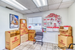 CubeSmart Self Storage - Lakeland - 3345 E Memorial Blvd - Photo 13