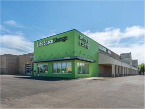 Extra Space Storage - 7240 - Zion - Sheridan Rd