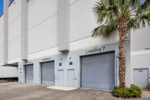 Storage King USA - 035 - Fort Lauderdale, FL - SE 6th Ave Picture of Storage King USA - 035 - Fort Lauderdale, FL - SE 6th Ave