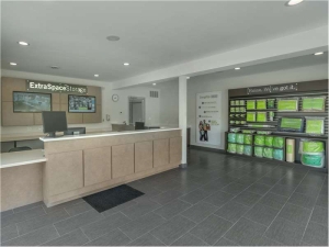 Extra Space Storage - 8803 - Glen Ellyn - Main Street - Photo 3