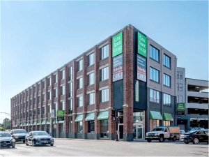 Extra Space Storage - 7012 - Chicago - W North Ave