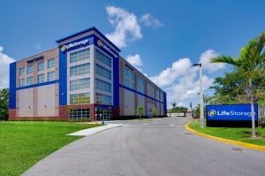 Life Storage - Dania Beach - 850 Stirling Road Picture of Life Storage - Dania Beach - 850 Stirling Road