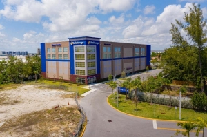 Life Storage - Dania Beach - 850 Stirling Road Picture of Life Storage - Dania Beach - 850 Stirling Road