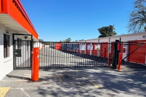 Public Storage - Jacksonville - 979 Lane Ave, South - Photo 4