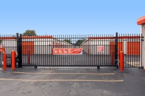 Public Storage - Tampa - 11810 N Nebraska Ave - Photo 4