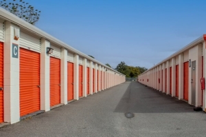 Public Storage - Orlando - 903 S Semoran Blvd - Photo 2