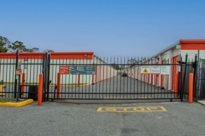 Public Storage - Orlando - 903 S Semoran Blvd - Photo 4