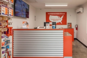 Public Storage - Orlando - 903 S Semoran Blvd - Photo 3