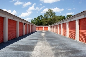 Public Storage - Jacksonville - 6219 Roosevelt Blvd - Photo 2