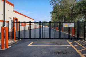 Public Storage - Orlando - 2275 N Semoran Blvd - Photo 4