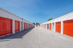 Public Storage - Venice - 1120 US Hwy 41 ByPass S - Photo 2