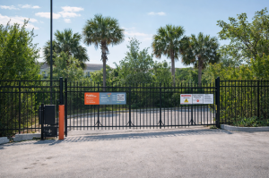 Public Storage - Pompano Beach - 850 S Dixie Hwy - Photo 4