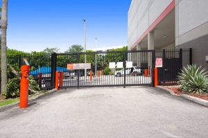 Public Storage - Hialeah - 6550 W 20th Ave - Photo 4