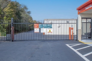 Public Storage - Orlando - 1801 W Oak Ridge Road - Photo 4