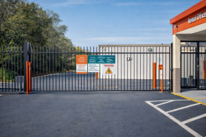 Public Storage - Orlando - 1801 W Oak Ridge Road - Photo 4