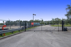 Public Storage - Pembroke Pines - 1611 S Douglas Road - Photo 4