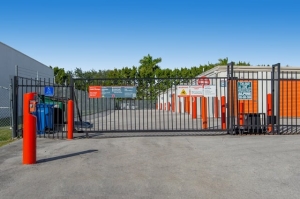 Public Storage - Miami - 2445 NW 38th Street - Photo 4