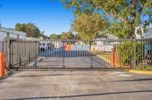 Public Storage - Lantana - 1801 Hypoluxo Road - Photo 4