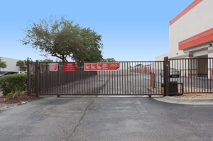 Public Storage - Tampa - 8230 N Dale Mabry Hwy - Photo 4