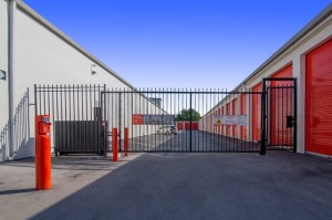 Public Storage - Oakland Park - 1650 W Oakland Park Blvd - Photo 4