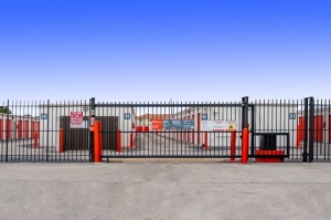 Public Storage - Hialeah - 6800 W 4th Ave - Photo 4