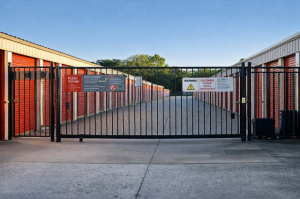 Public Storage - Orlando - 235 E Oak Ridge Road - Photo 4