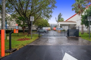 Public Storage - Doral - 9600 NW 40th Street Rd - Photo 4