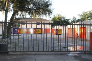 Public Storage - Altamonte Springs - 310 W Central Parkway - Photo 4