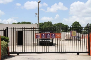 Public Storage - Orlando - 5602 Raleigh St - Photo 4