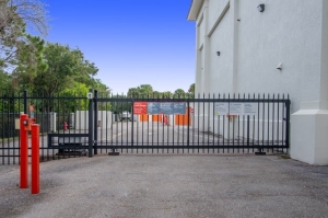 Public Storage - Palm Beach Gardens - 4801 E Park Rd - Photo 4