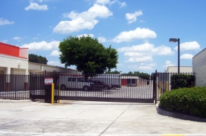 Public Storage - Kissimmee - 1701 Dyer Blvd - Photo 4