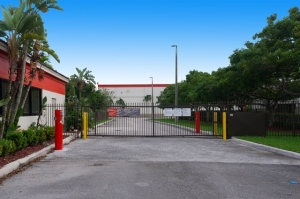 Public Storage - Coral Springs - 6000 Coral Ridge Dr - Photo 4
