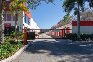 Public Storage - Davie - 3700 S University Dr - Photo 4