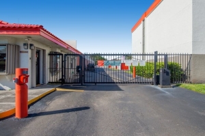 Public Storage - Lauderhill - 4811 N University Drive - Photo 4