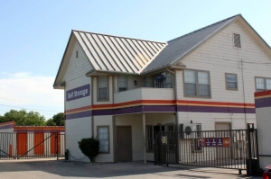 Public Storage - San Antonio - 4910 S Zarzamora Street Picture 0 of Public Storage - San Antonio - 4910 S Zarzamora Street - FindStorageFast.com