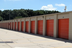 Public Storage - Tampa - 8003 N Dale Mabry Hwy - Photo 2