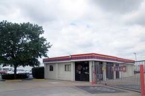 Public Storage - No Richland Hills - 4921 Davis Blvd - Photo 1