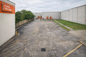 Public Storage - Houston - 11770 Southwest Fwy - Photo 4