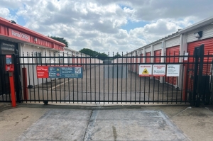 Public Storage - Houston - 2305 South Dairy Ashford - Photo 4