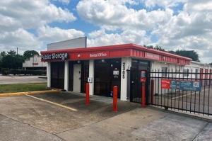 Public Storage - Houston - 2305 South Dairy Ashford - Photo 1