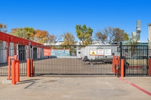 Public Storage - Dallas - 12343 E Northwest Highway - Photo 4