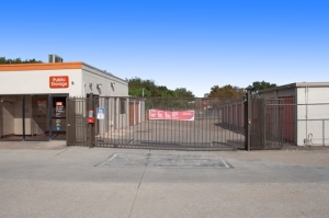 Public Storage - Lewisville - 690 E State Highway 121 - Photo 4