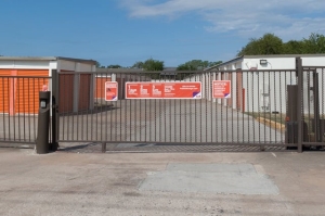 Public Storage - Austin - 10100 North I-35 - Photo 4