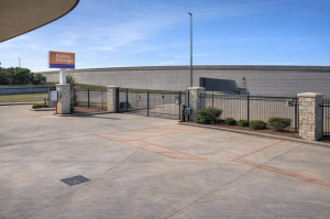 Public Storage - Richland Hills - 7601 Airport Fwy - Photo 4