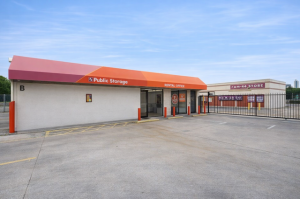 Public Storage - Houston - 6336 Fairdale Lane - Photo 1