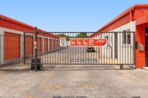 Public Storage - Austin - 7200 S 1st Street - Photo 4