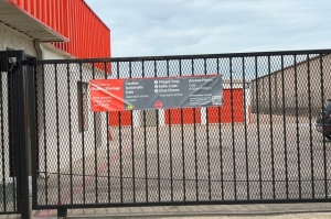 Public Storage - Pantego - 3521 W Pioneer Parkway Ste A - Photo 4
