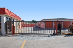 Public Storage - Houston - 12670 Veterans Memorial Drive - Photo 4